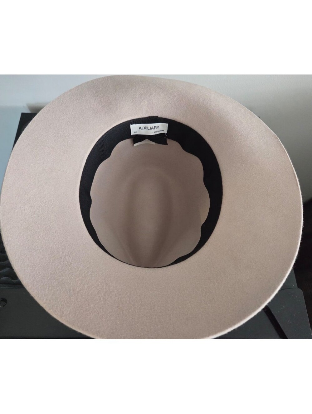 Aritzia Auxiliary Wool Fedora Wide Brim Hat - Picture 4 of 4